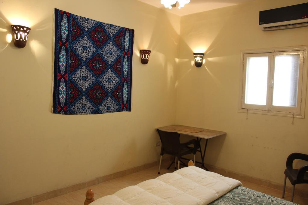 Pyramids Loft Homestay Kafret el-Gabal Oda fotoğraf
