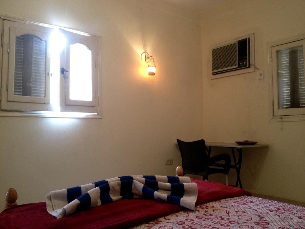 Pyramids Loft Homestay Kafret el-Gabal Oda fotoğraf