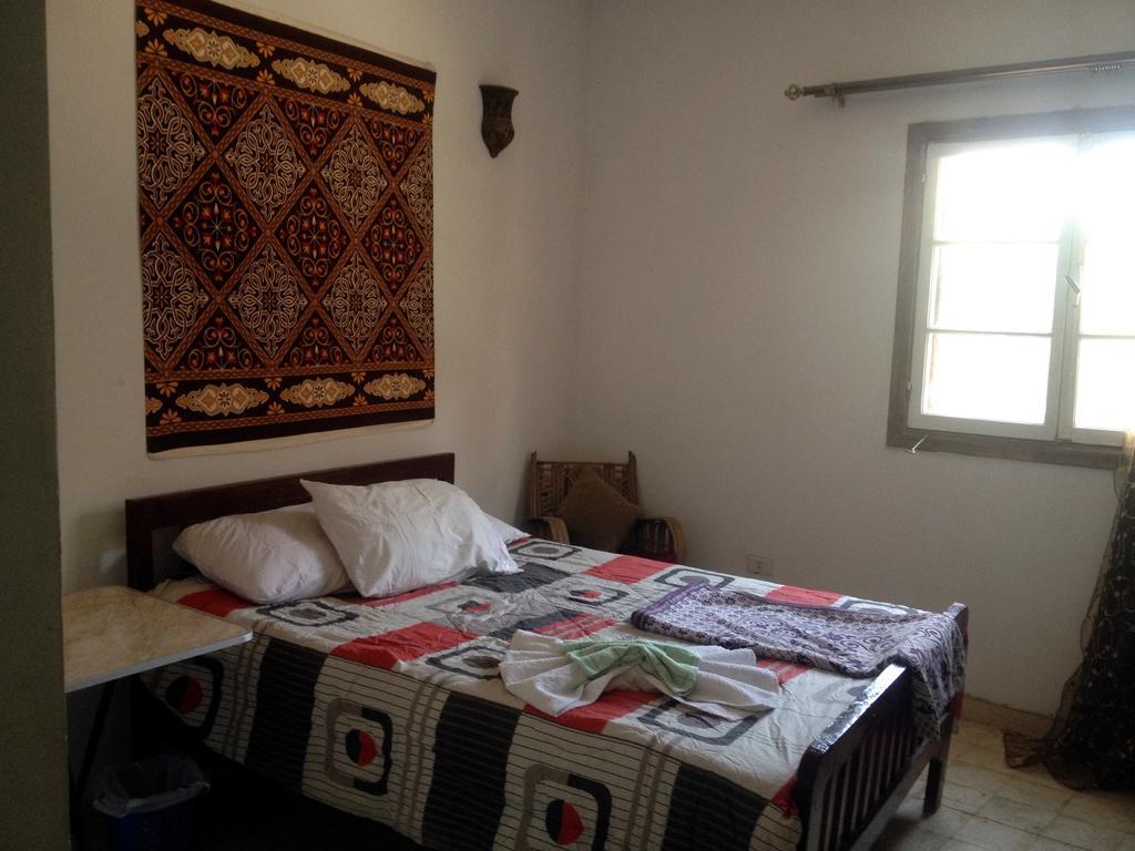 Pyramids Loft Homestay Kafret el-Gabal Oda fotoğraf
